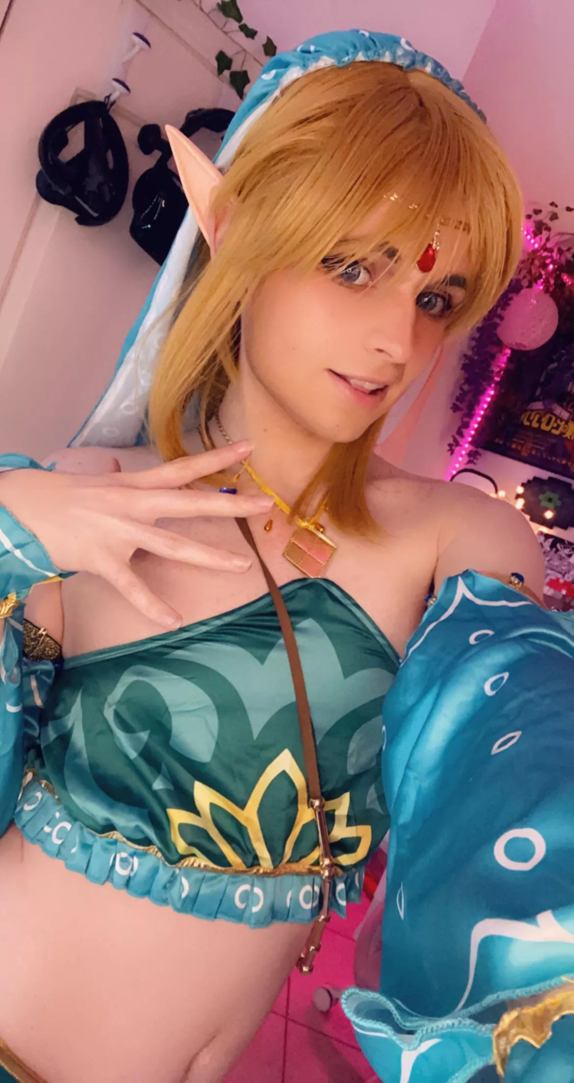 Pretty boy link anyone?😳✨