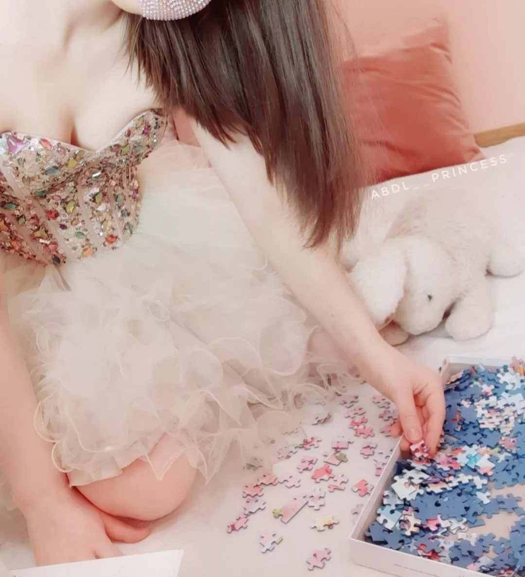 Pretty princesses don't have messy accidents in their diapers under their pretty princess dresses. Right ...? 🥺