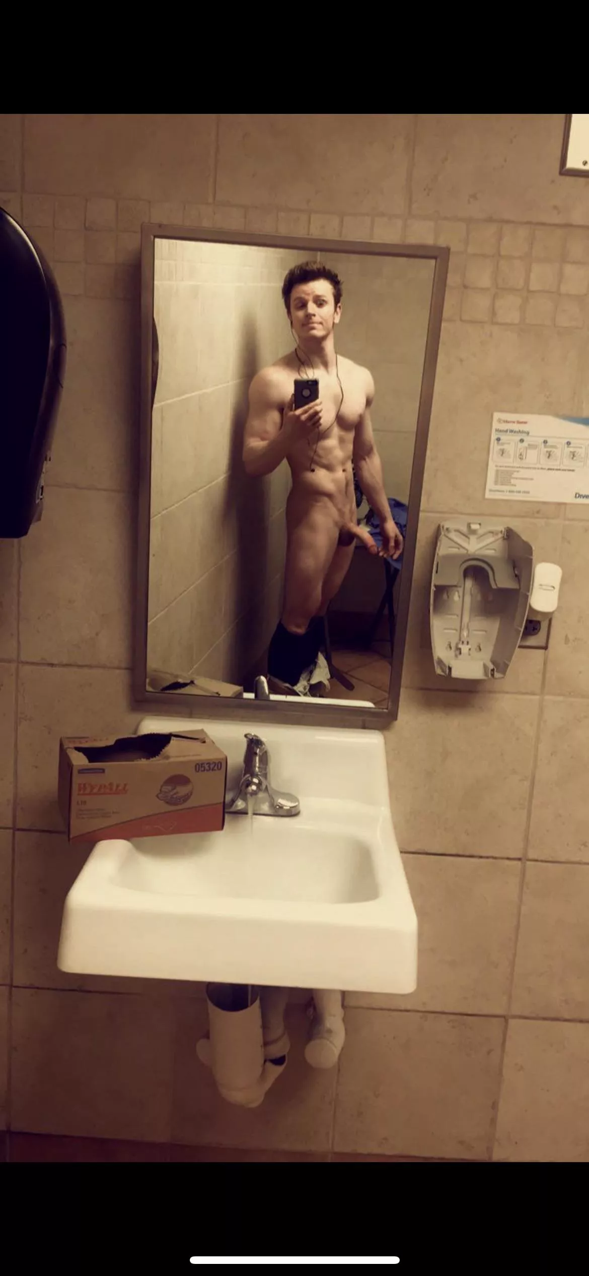Public bathroom 🤪 (m)