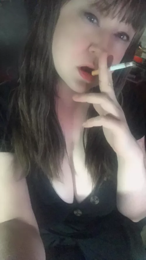 Puffing a brown filtered cigarette this time 🚬