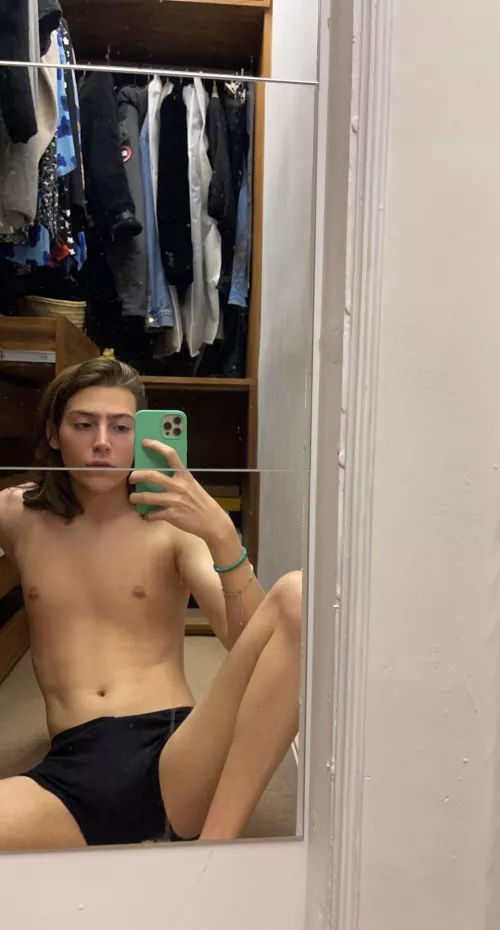 Put your hands inside my boxers 🤤