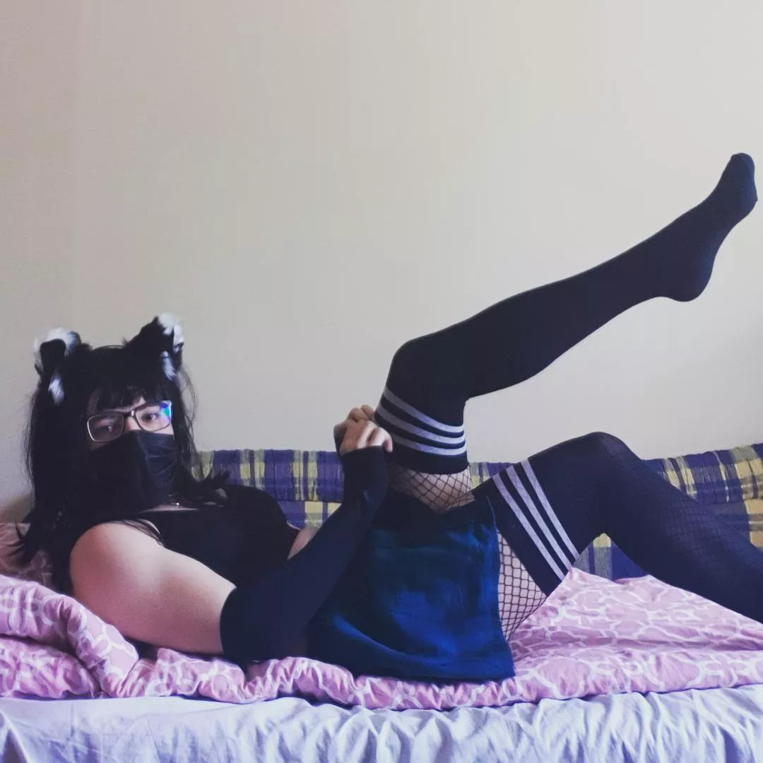 Putting on my tights :3