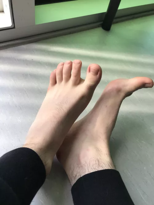 Queer trans boy here ☺️ what would you do to my feet?