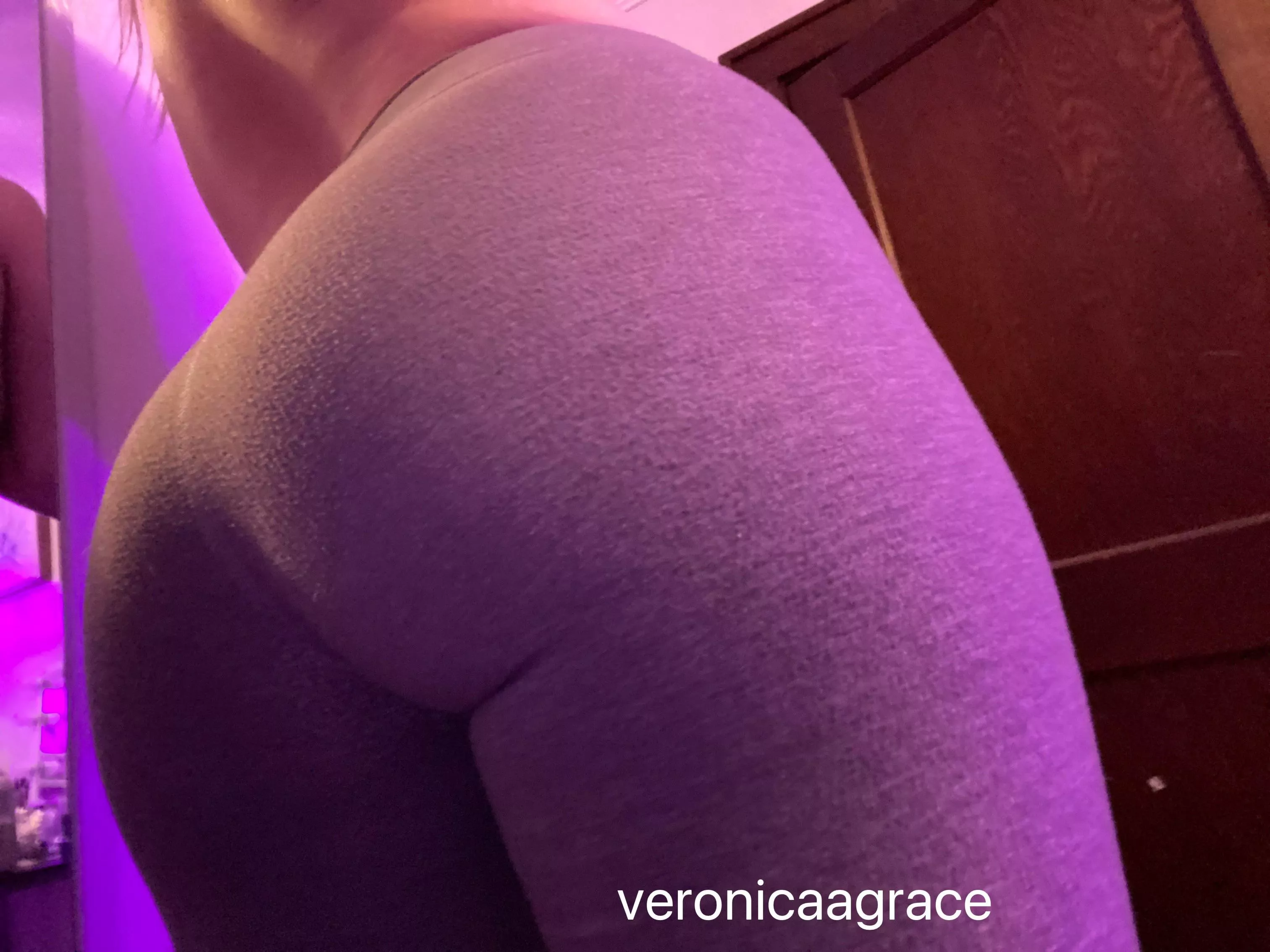 Quick morning stretch session, wanna help?