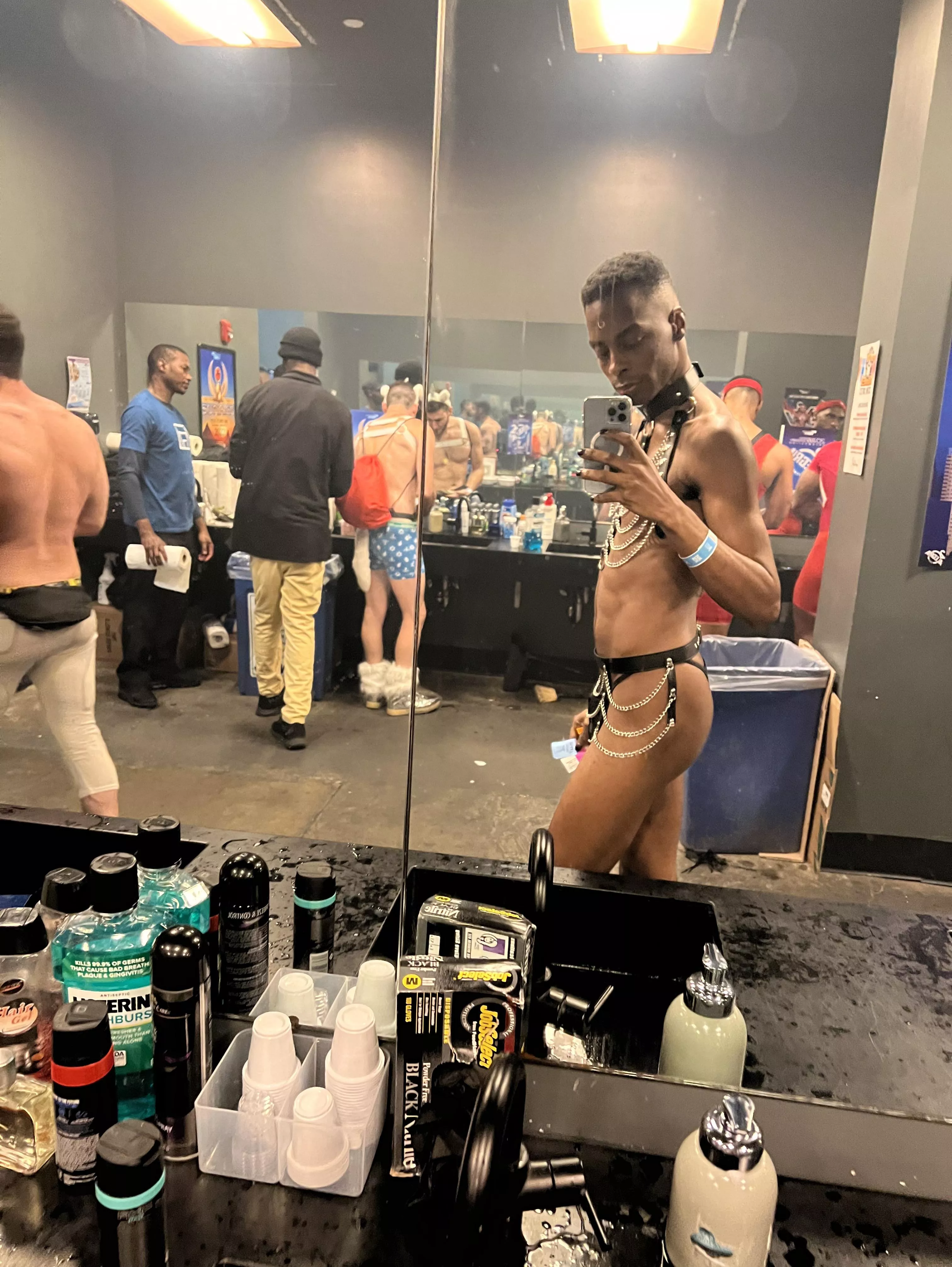 Rainy day in NYC. Anyone play gtav or Fortnite? Ps5 here