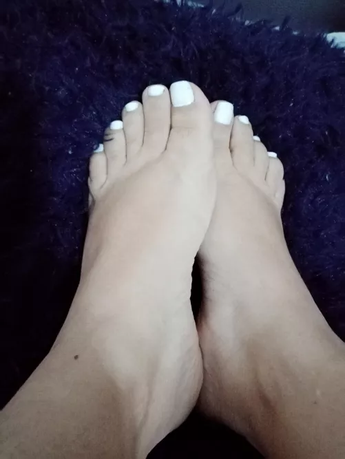 Ready to er my feet as a slave dog that you are? I wait for you πΆ