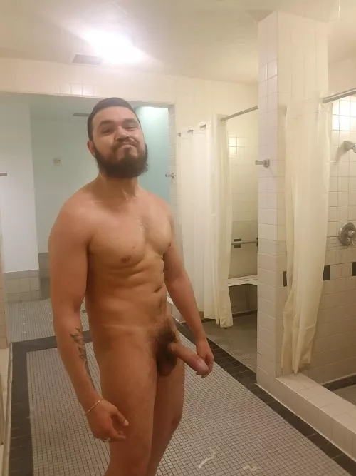 real proud alphas dont give a fuck about walking around swinging their big hard dick in the locker rooms because all the betas look and love it anyways.