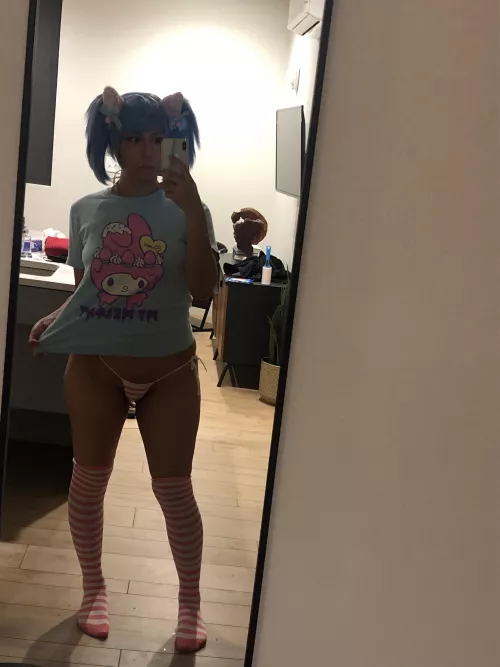 recorded myself getting destroyed in my lil outfit 💞