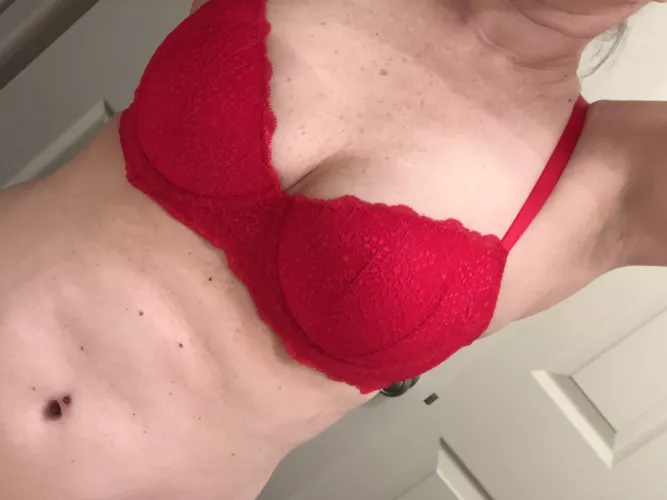 Red is my favorite color 💋