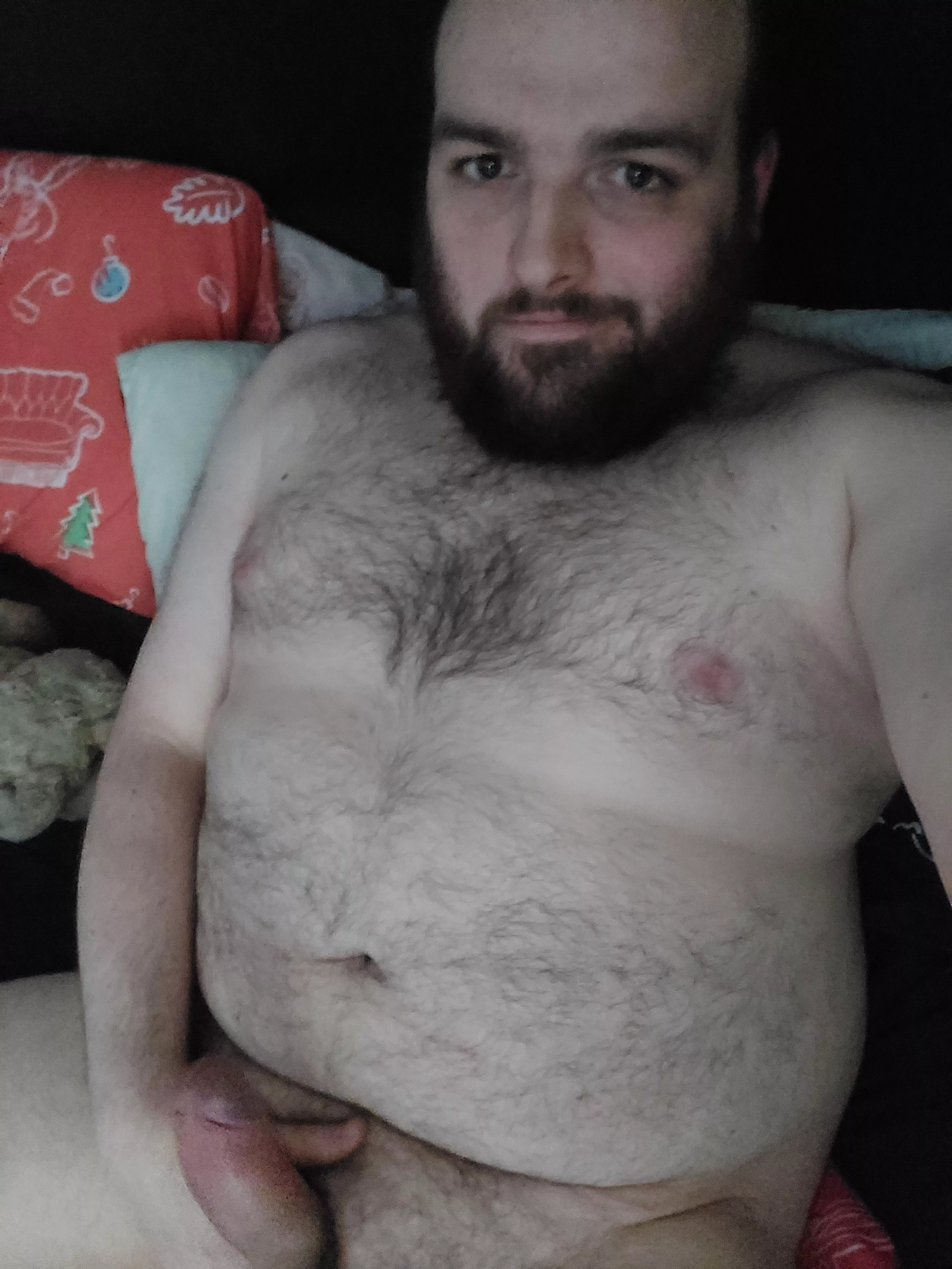 relaxing in bed, who wants to join me? 😜