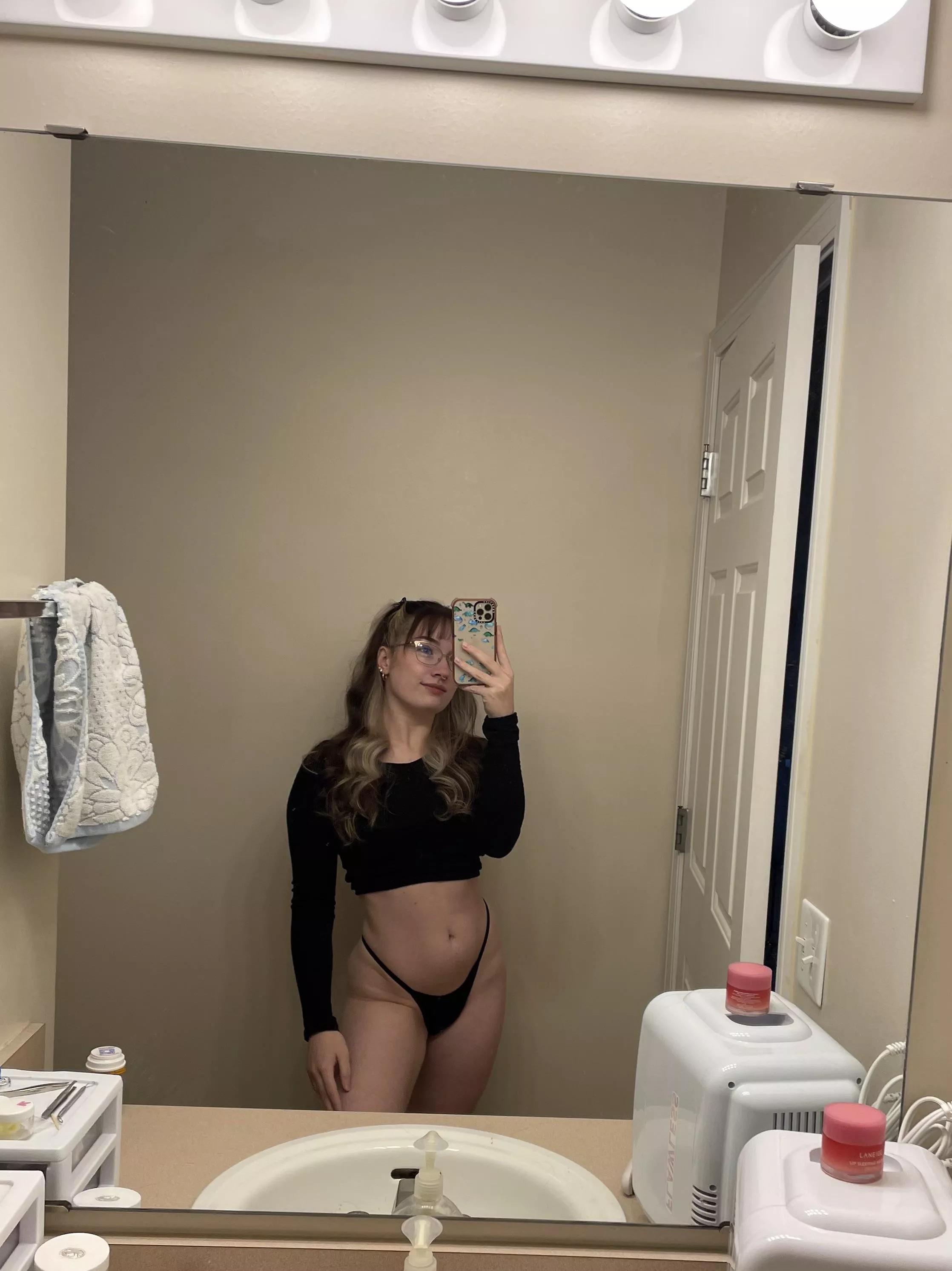 Reminding myself I don’t need to lose body fat to look better ❤️[f]