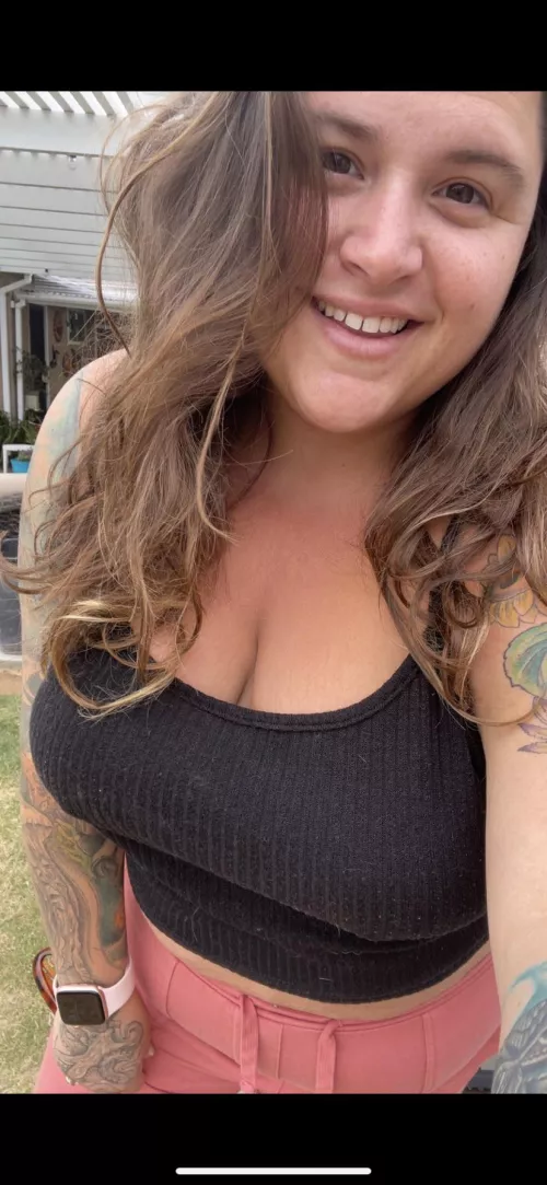 rise and shine , wouldn’t you like to wake up next to this sexy bbw and all of my curves covered in tattoos !