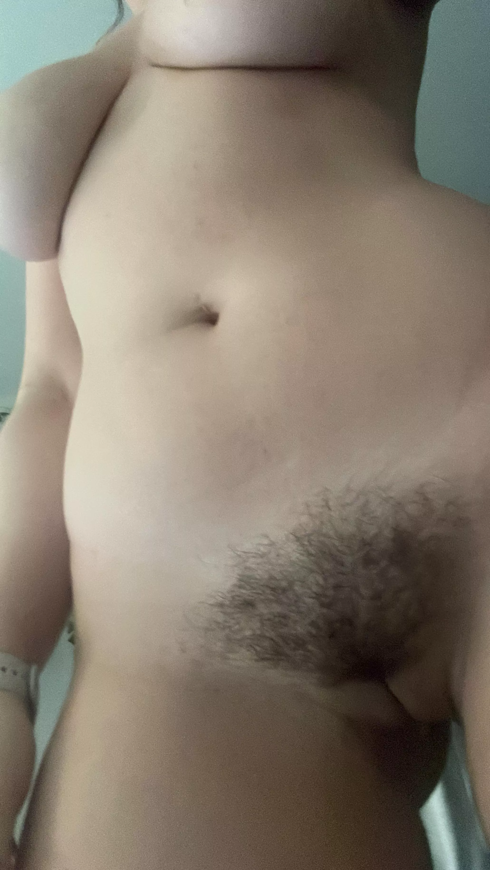 Run your fingers and tongue through my bush 😋