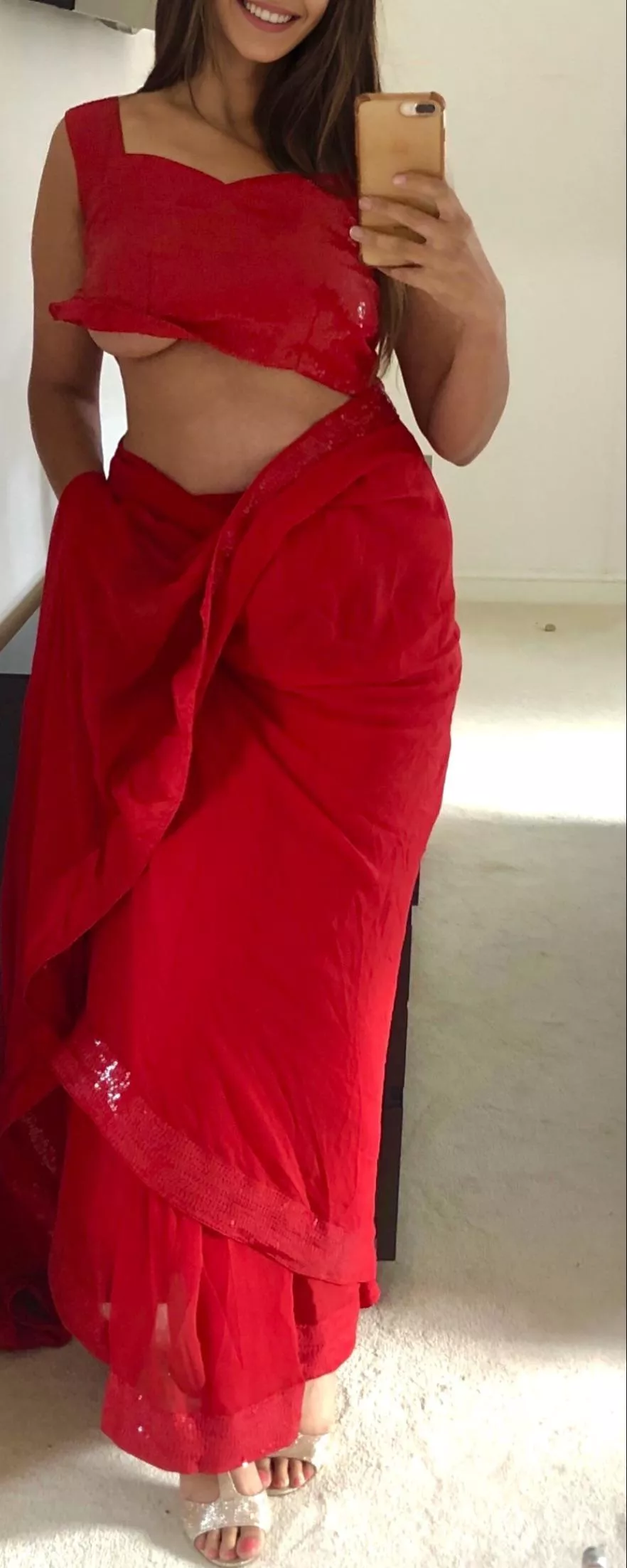 Sari underboob should be a new trend...😉 British Punjabi Indian