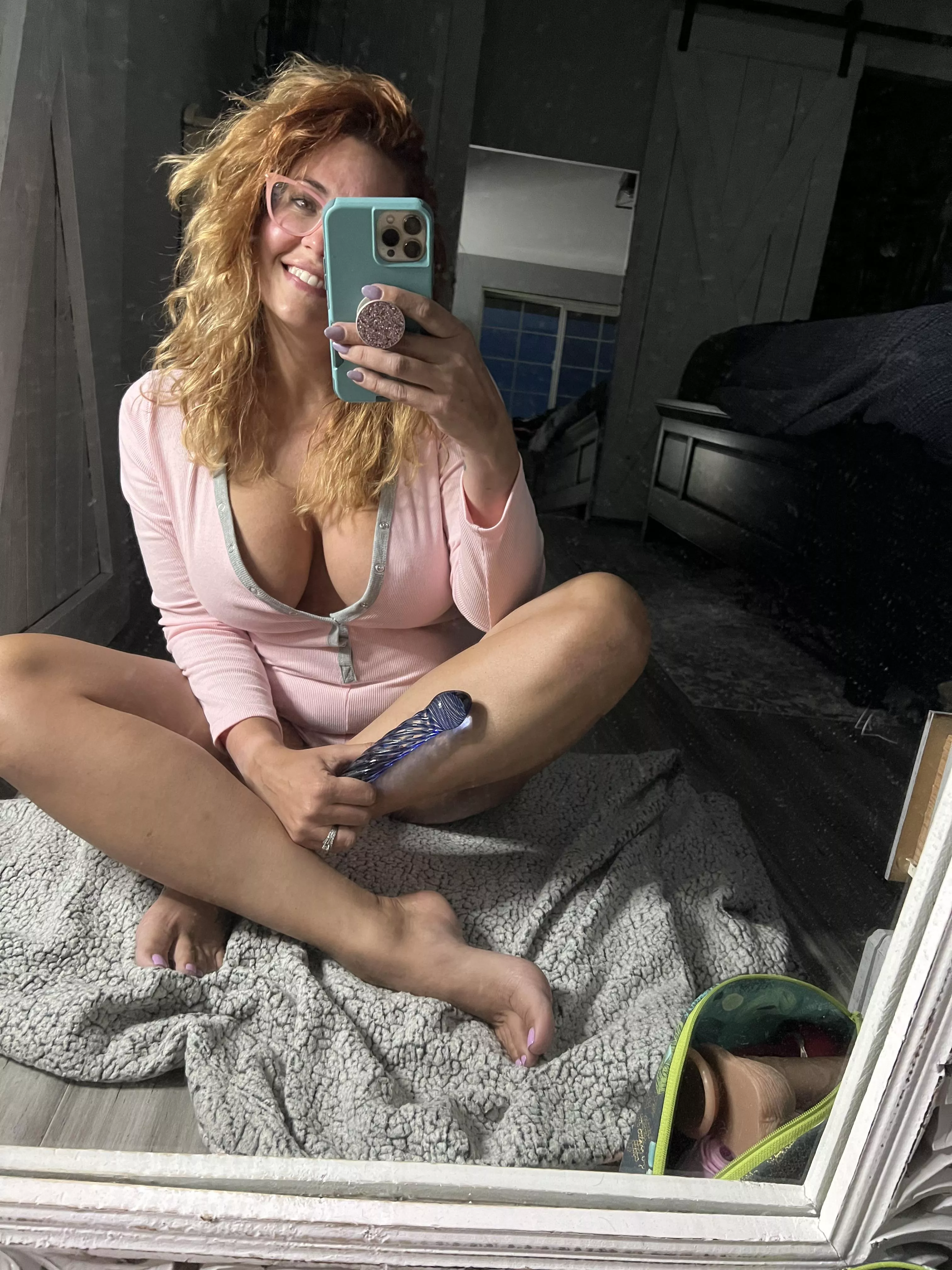 Saturday night toy review 💋💕