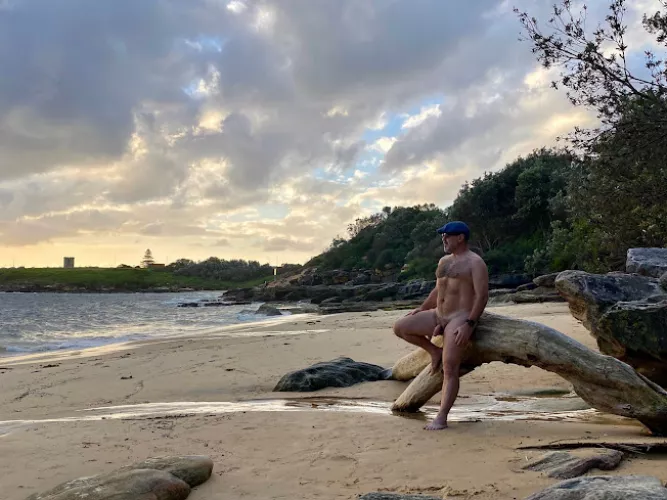 Scenic nude