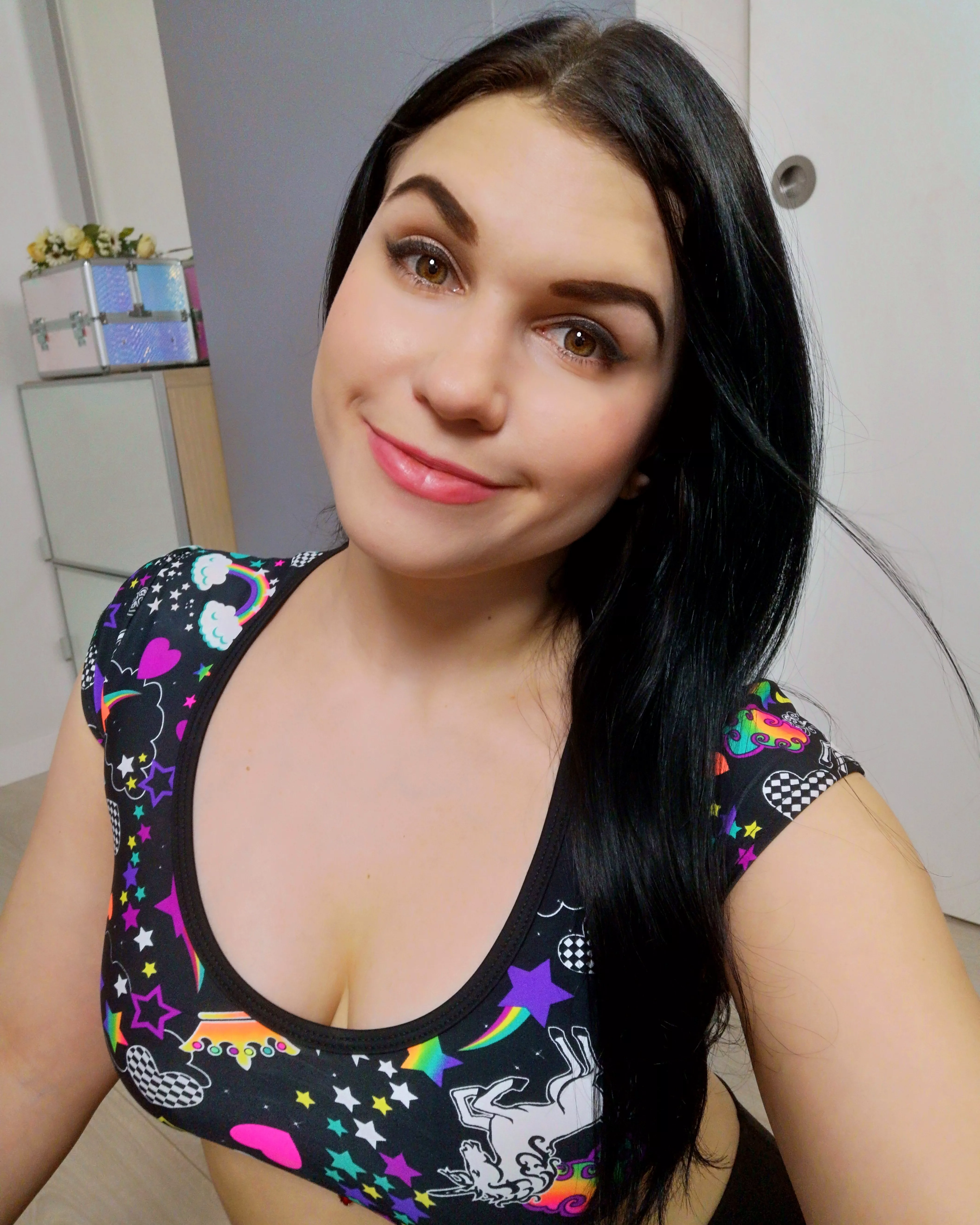 See you in my room babes 😘💋😍:https://m.chaturbate.com/tiny_hat/