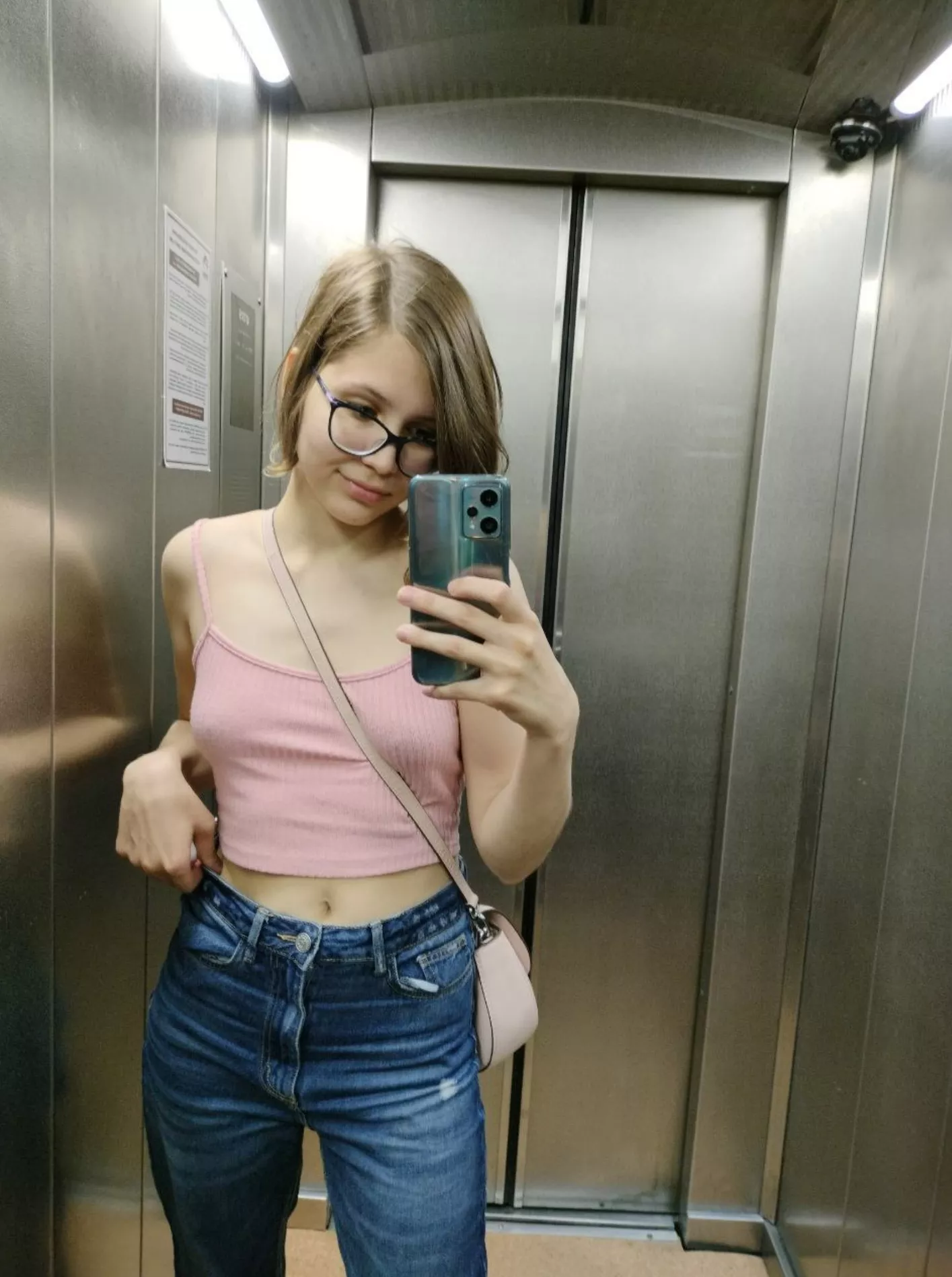 Selfie in the elevator under the camera 😎😎