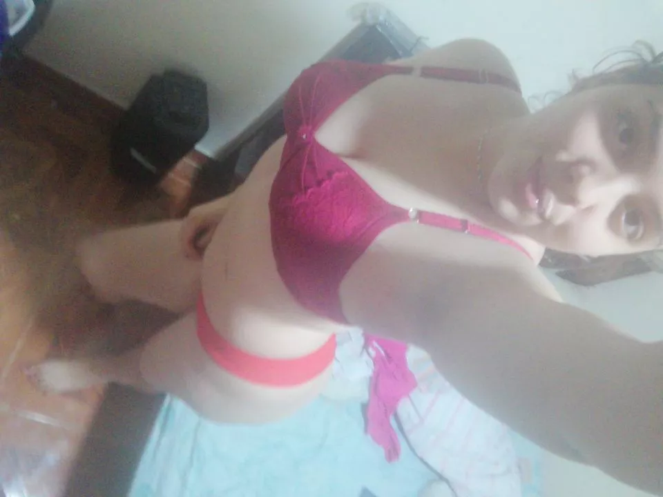[Selling] (20) years old [F] 😽 latina girl looking for my serius daddy♦️( personal pics and vids 📸, sext with live pics and vids🍏 and sex tapes ⏯️, Lesbian content 😛 drop box 🎁 A nice and PervertDoom girl 🤤 Kik:prettyasszhandra 