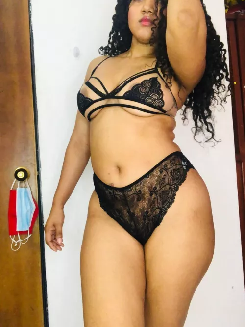 [SELLING]🔥 Hi sweeties!! ❤️❤️ I'm ready to please you🔥 Custom pics, videos, premade content, cock ratings and more!! Klk me @ milibabe21🔥