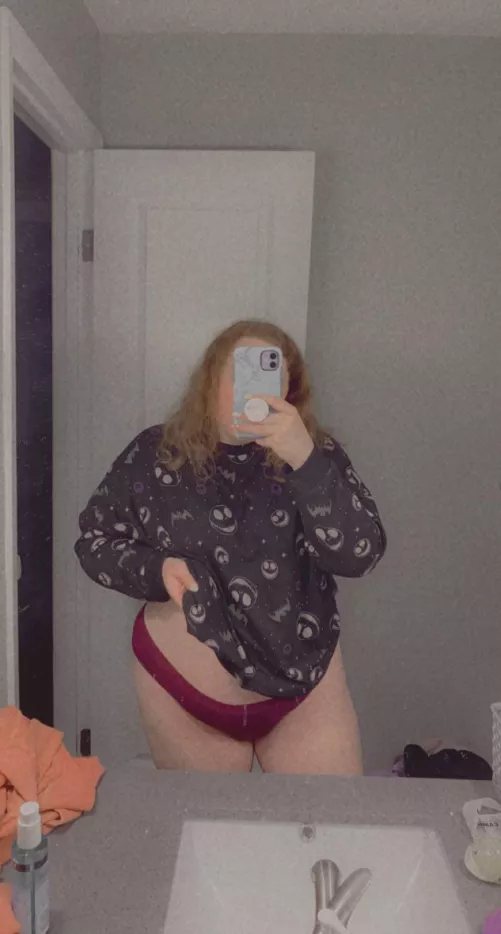 [SELLING] Netflix & Chill?👀❤️ KlK: ctrlr / SC: bunnybabesred / OF: rhbunnyb