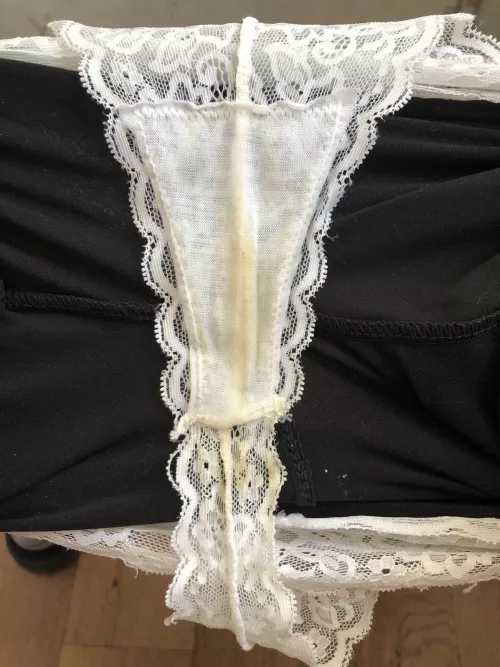 [selling] 🤍POTD- now up for grabs🤍 Don’t risk your hard-earned money, buy from a verified/5 star trusted seller🤍 My services are top-notch & personalized to you🤍 Ask about my ready to ship items! DMs open for business only