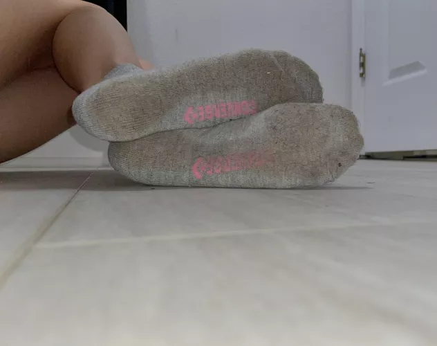 [selling] Sweaty💦, Delicious😍, Grey🧦 converse socks, you don’t wanna miss out on my amazing scent!👃[dm me for availability]