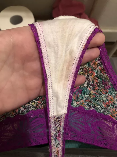 [selling] these are available 💋