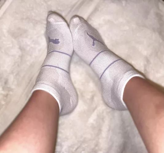 [selling] [us] come take a sniff of these yummy white socks, you won’t ever want to stop😅