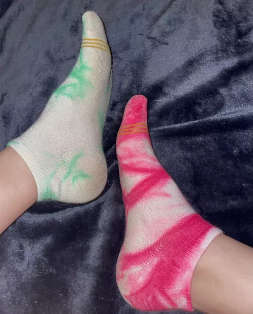 [selling] [us] my pink and green mismatched socks!! aren’t they the best?🤩