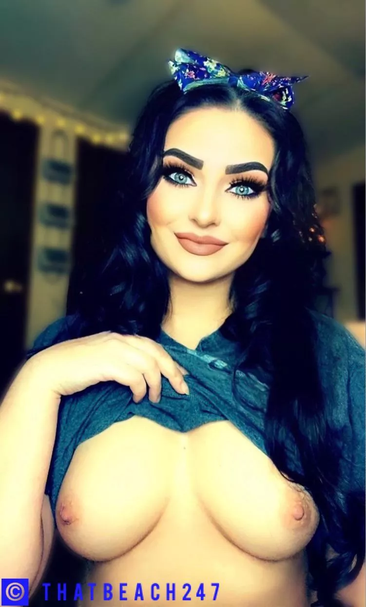 [Selling] 💎 Wearables 💎 Sexting 💎 Pussy Pops 💎 Pics 💎 Videos 💎 Feet Content 💎 Vials 💎 GFE 💎 Lj Baked goods 💎 Fet/Kink-Friendly & more 💎 Check me out! 💎