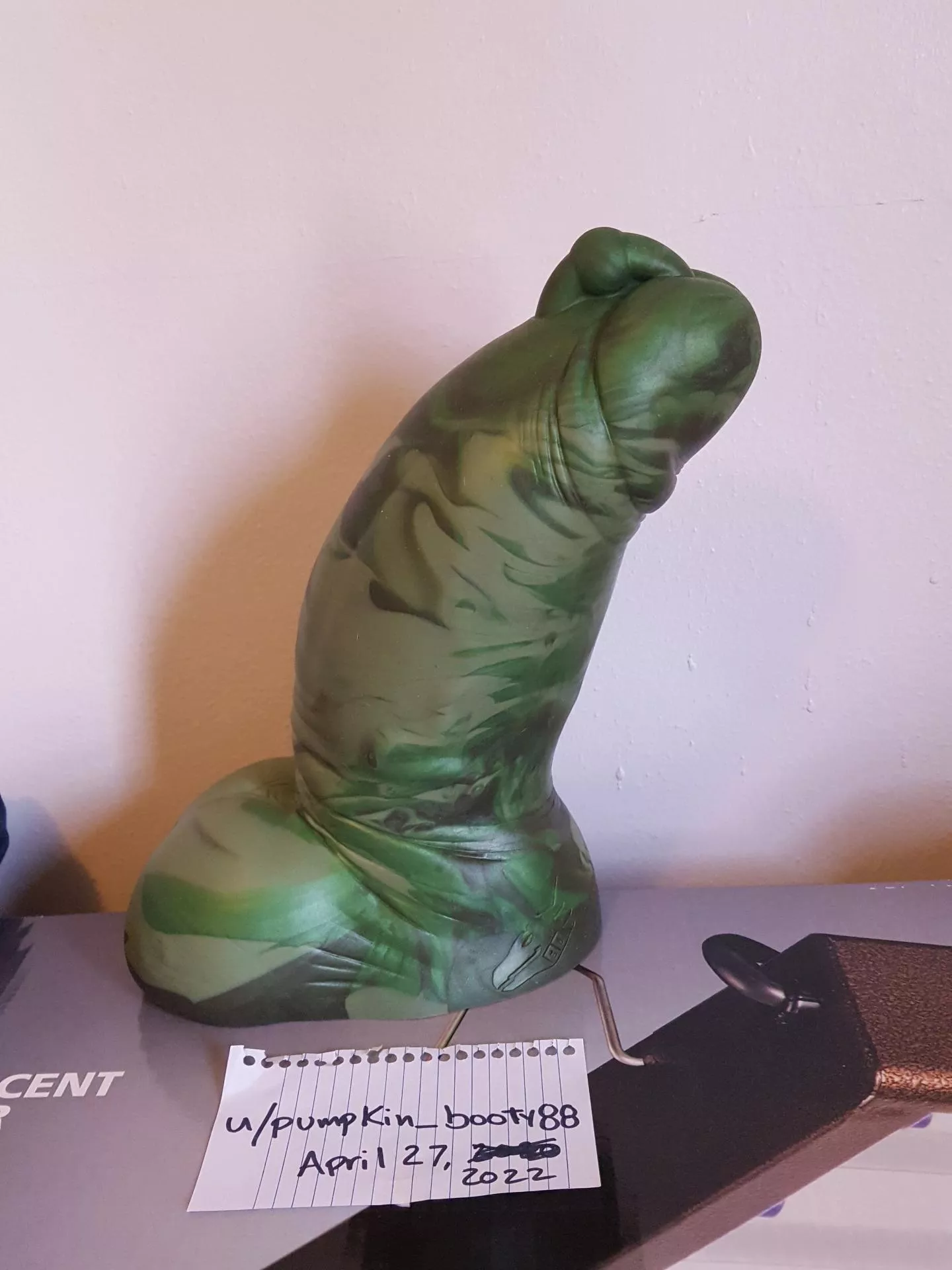 Selling: XL Pearce/soft (legacy signature color) USA