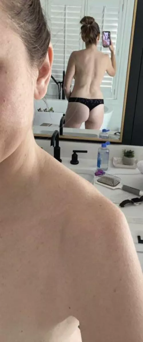 Sending me pics while I’m at work.