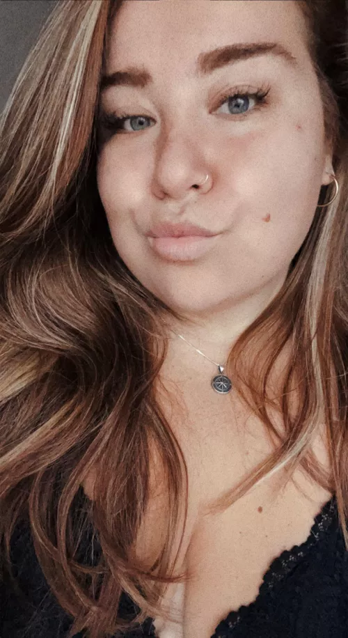 sending you besos but only bc its Friday 💋 😜