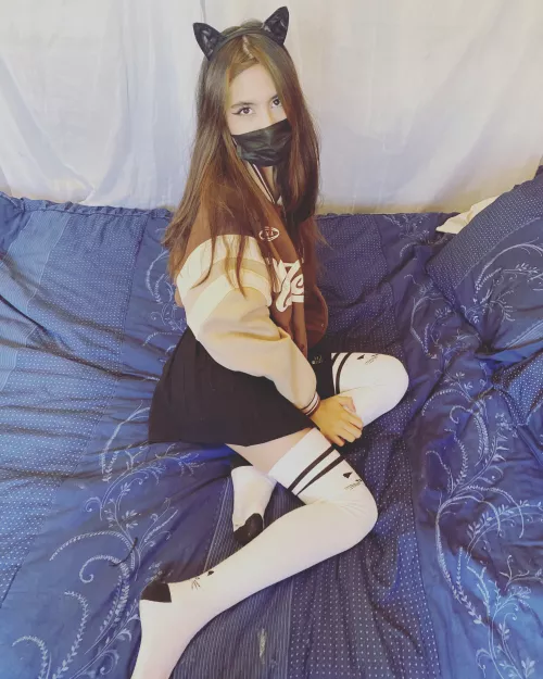 Sfw cat girl, don't worry next time it will be a nude :) ๐