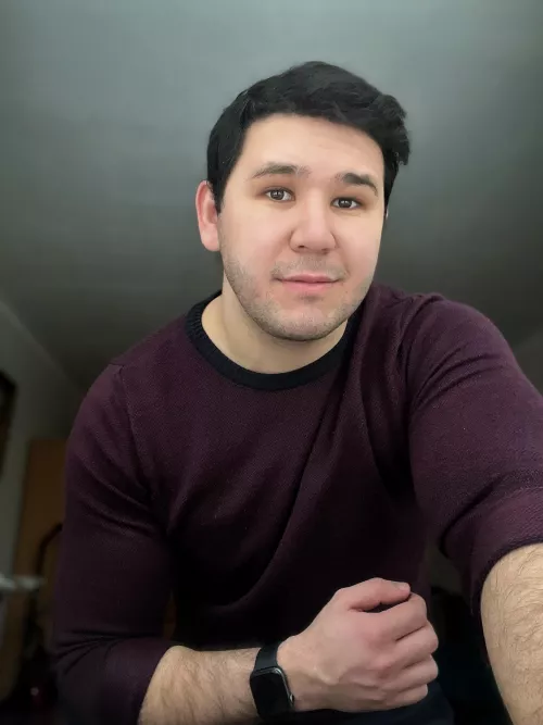 Shaved for the first time in years 🪒 smash or pass??