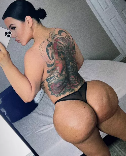 She came back with a new 🍑