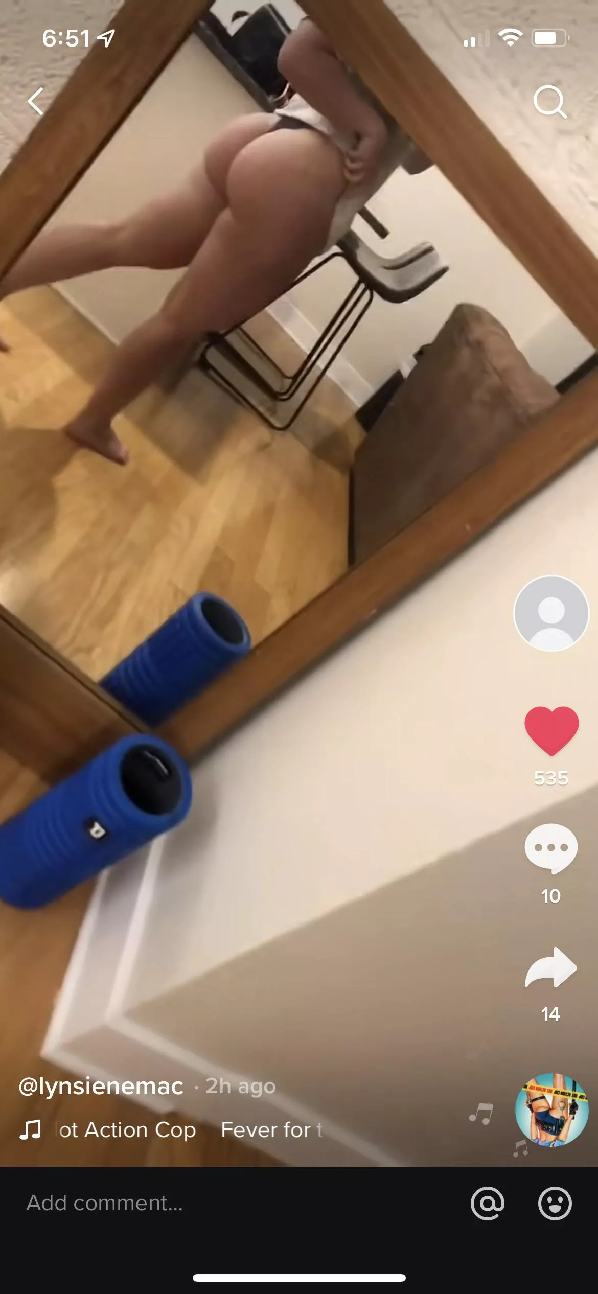 She has thirst traps sprinkled in her profile