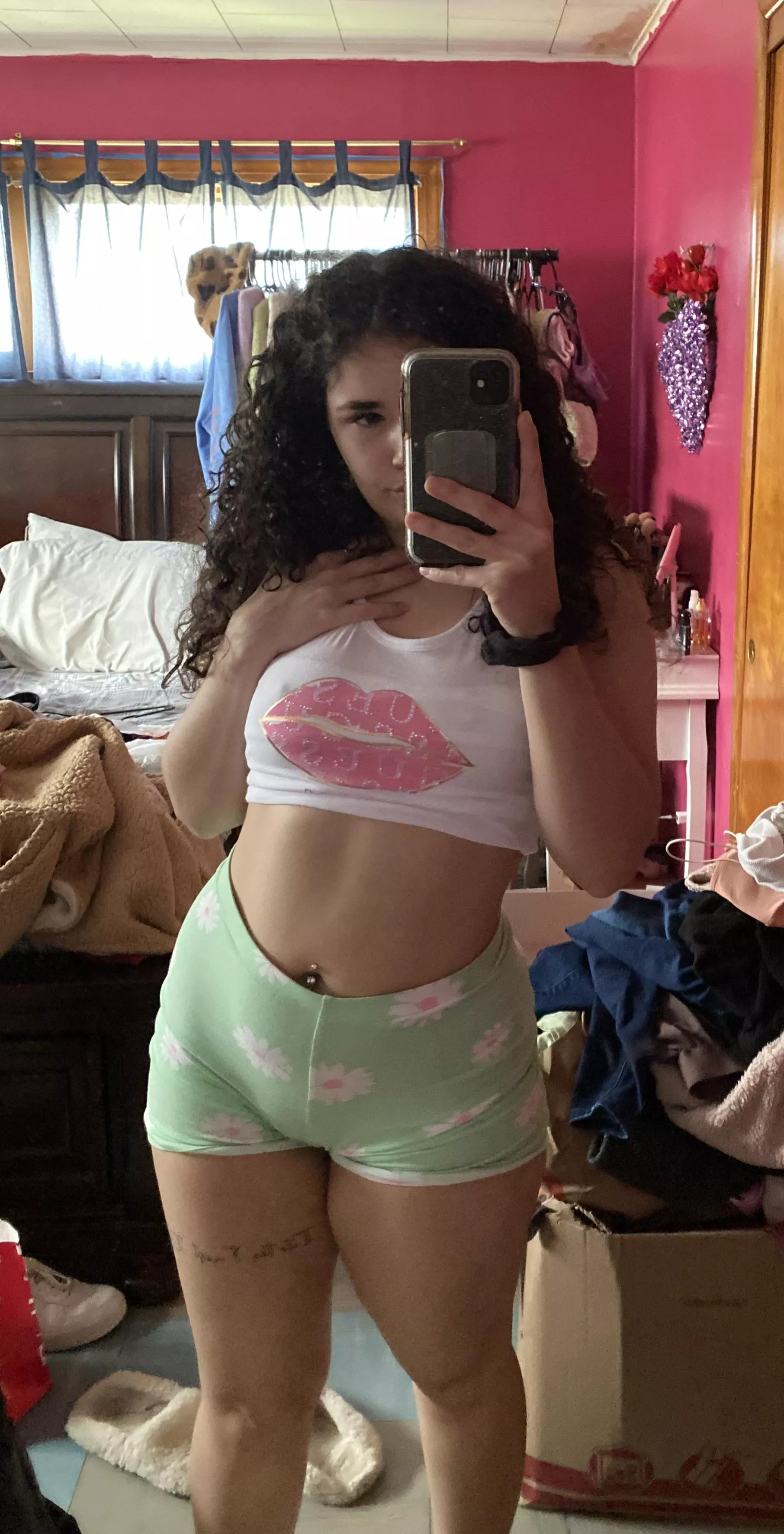 She peeking out 🙈