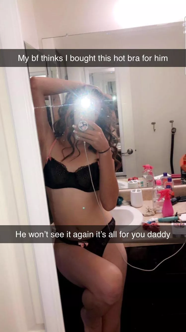 She wants to cuck her bf so bad