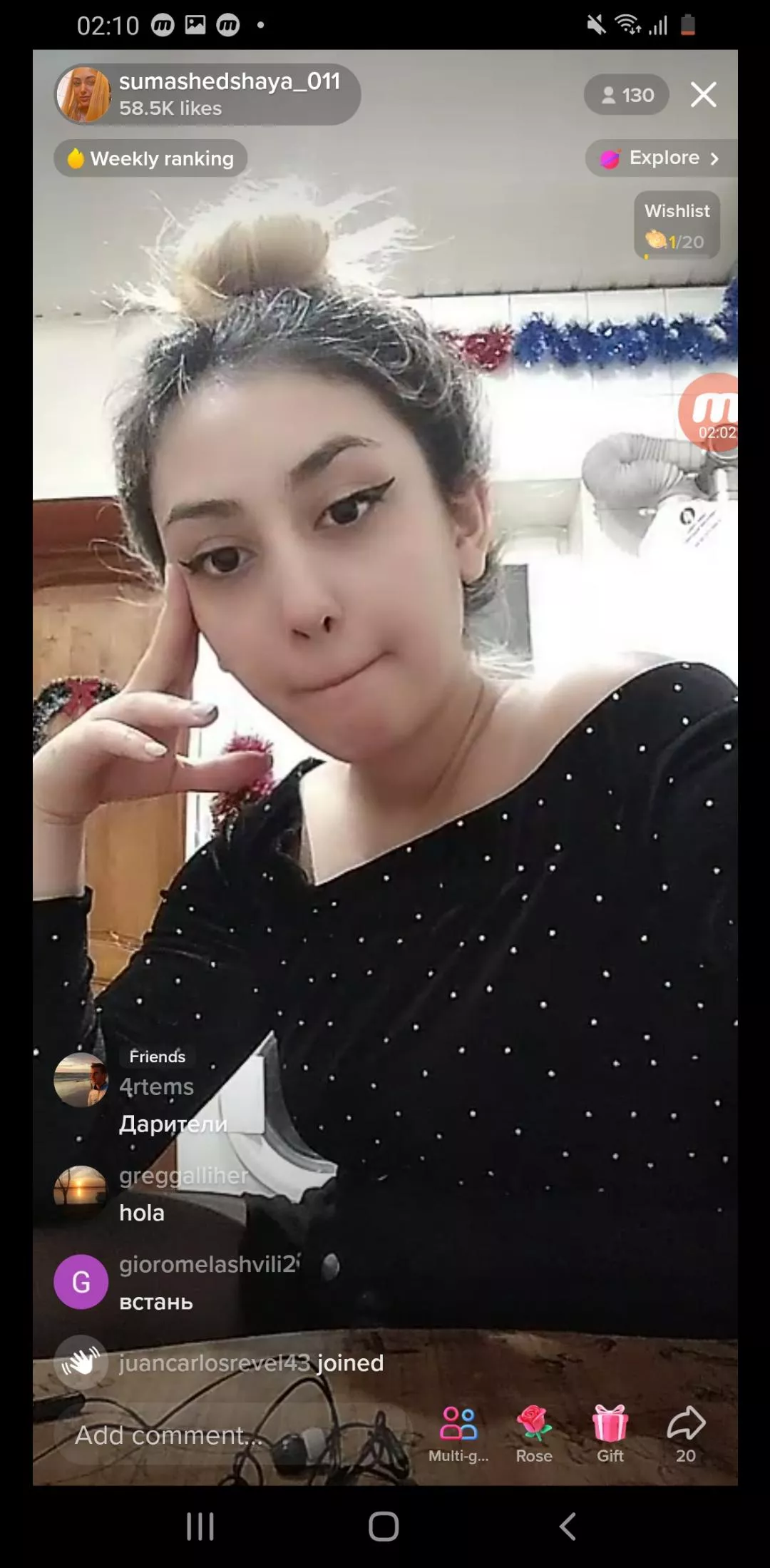 She's taking off skirt and dancing for make up box