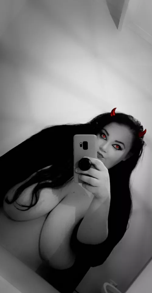 should I do more demon girl content ? 🤔 what does everyone think xx