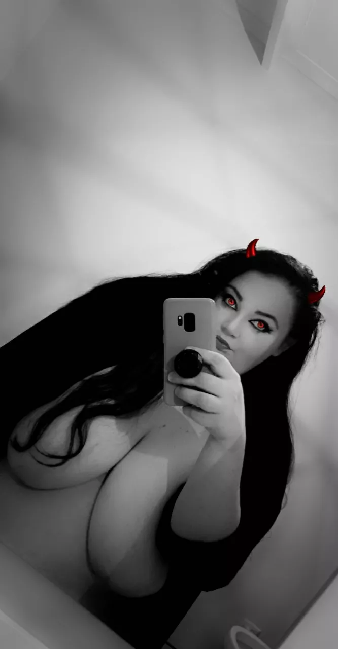 should I do more demon girl content ? 🤔 what does everyone think xx