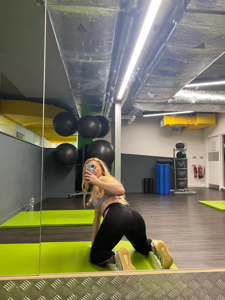 Should I rip this yoga pants?