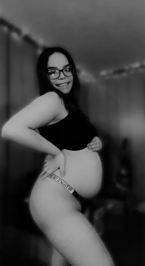 Should I take more pics 😌👀