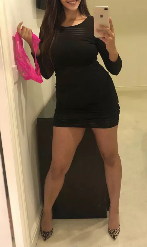 Should I wear panties or go out commando tonight...š¤š