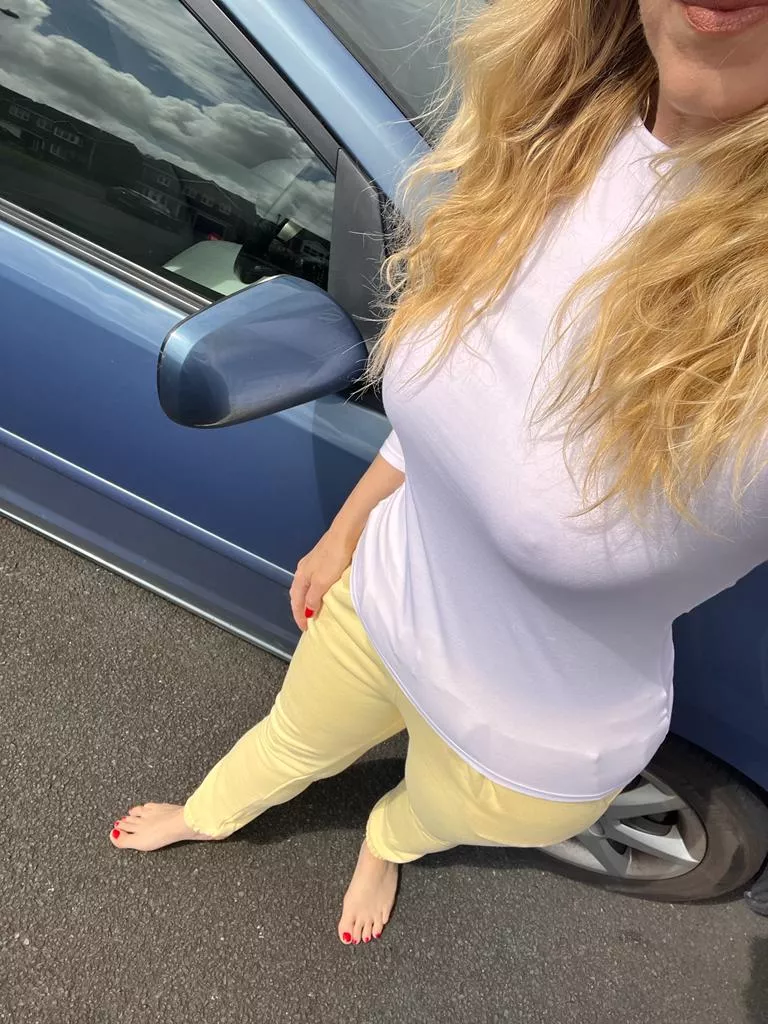 Should I wear shoes in public? 😳