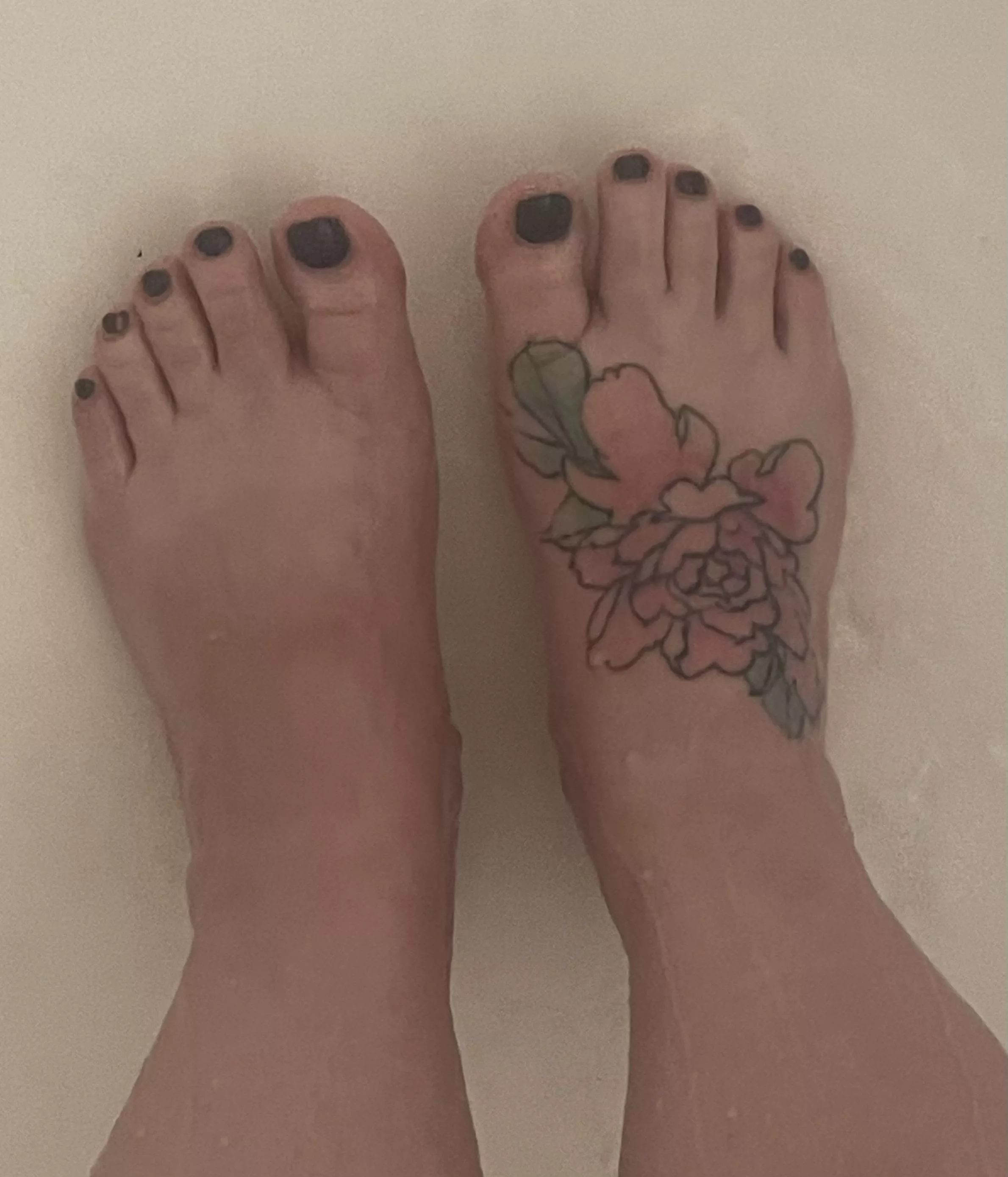 Shower feet 💦