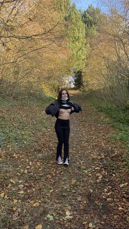 Shy girl public flashing☺️☺️