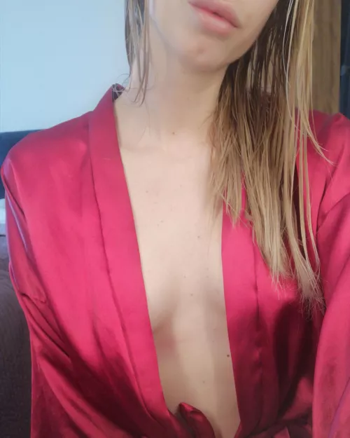 Silk against bare skin [F]